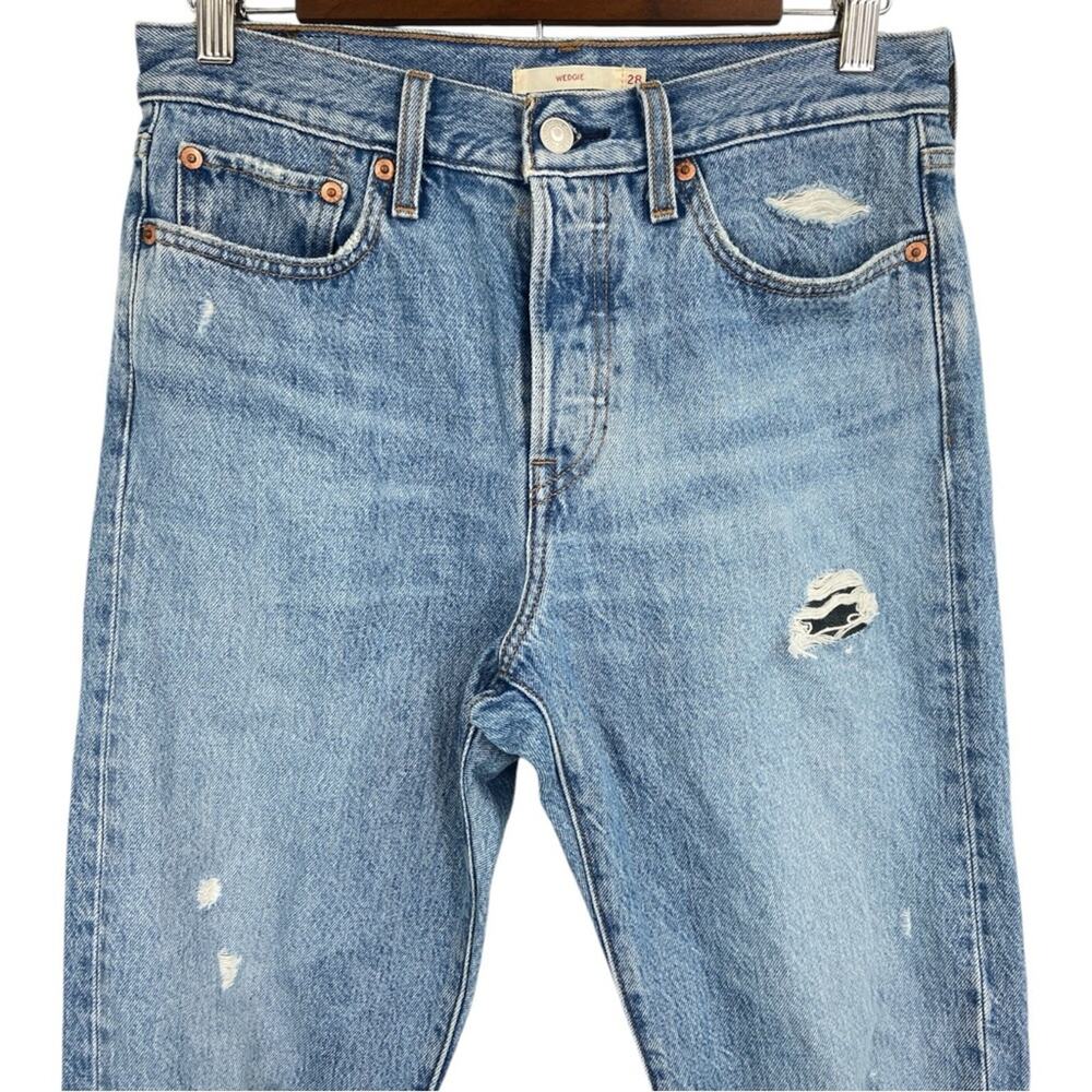 Levi’s Wedgie Fit Button Fly Jeans 28 Distressed